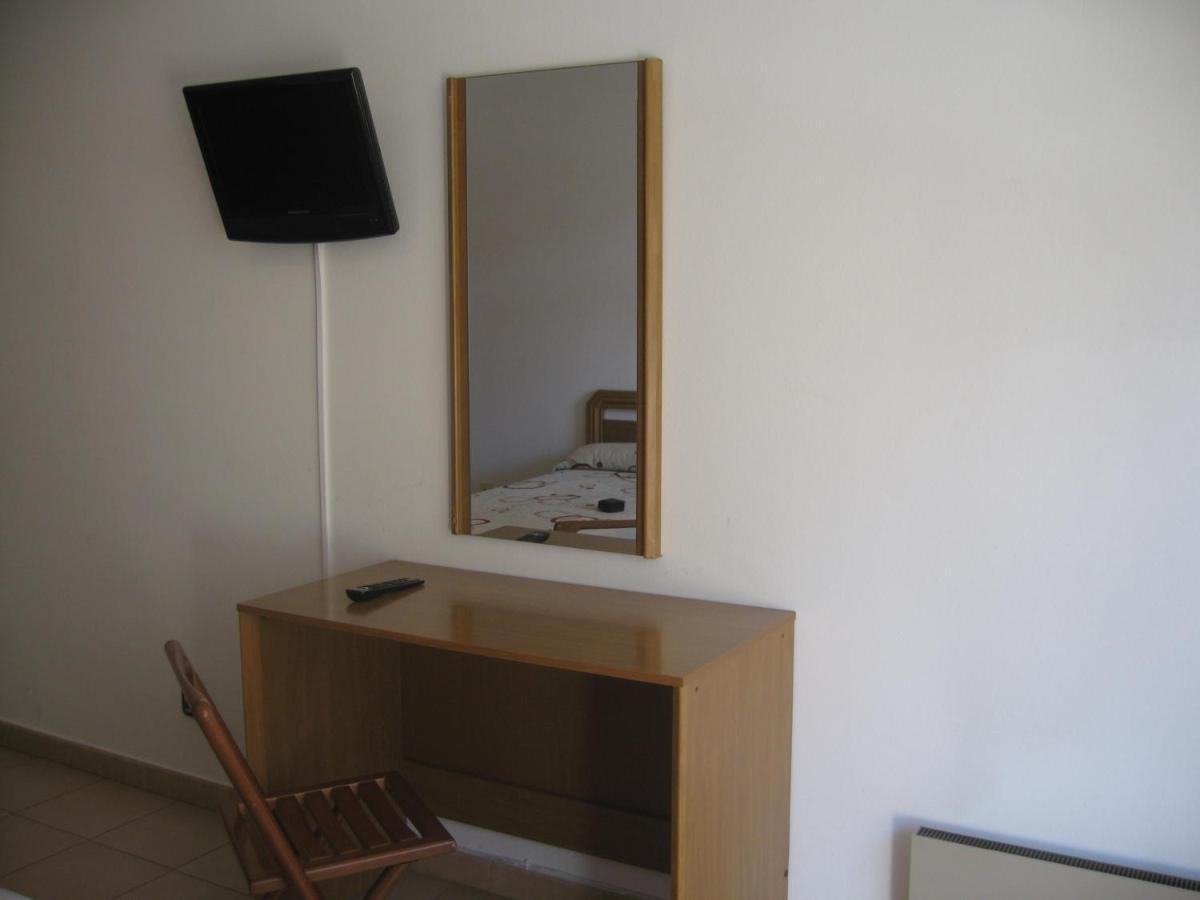 Hostal Fontdemora Mora la Nueva Exterior foto